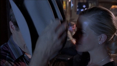 ROSWELL_-_E1X07_RIVER_DOG_466.jpg