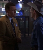 ROSWELL_-_E1X07_RIVER_DOG_038.jpg