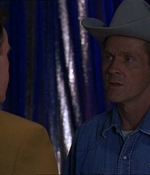 ROSWELL_-_E1X07_RIVER_DOG_045.jpg