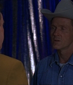 ROSWELL_-_E1X07_RIVER_DOG_046.jpg