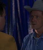 ROSWELL_-_E1X07_RIVER_DOG_050.jpg