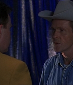ROSWELL_-_E1X07_RIVER_DOG_052.jpg