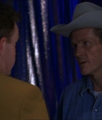 ROSWELL_-_E1X07_RIVER_DOG_056.jpg