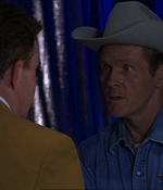 ROSWELL_-_E1X07_RIVER_DOG_067.jpg