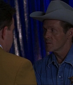 ROSWELL_-_E1X07_RIVER_DOG_069.jpg