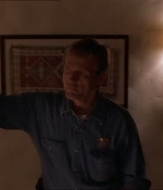 ROSWELL_-_E1X07_RIVER_DOG_084.jpg