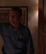 ROSWELL_-_E1X07_RIVER_DOG_088.jpg
