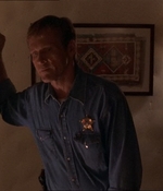 ROSWELL_-_E1X07_RIVER_DOG_094.jpg