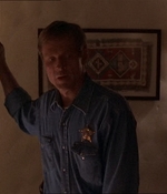 ROSWELL_-_E1X07_RIVER_DOG_097.jpg