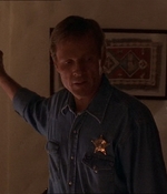 ROSWELL_-_E1X07_RIVER_DOG_099.jpg