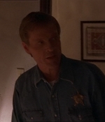 ROSWELL_-_E1X07_RIVER_DOG_103.jpg