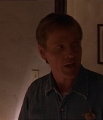 ROSWELL_-_E1X07_RIVER_DOG_104.jpg