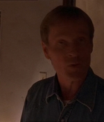 ROSWELL_-_E1X07_RIVER_DOG_105.jpg