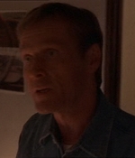 ROSWELL_-_E1X07_RIVER_DOG_106.jpg