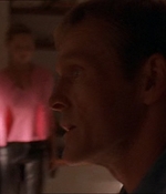 ROSWELL_-_E1X07_RIVER_DOG_109.jpg