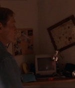 ROSWELL_-_E1X07_RIVER_DOG_111.jpg