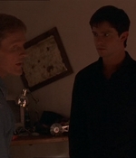 ROSWELL_-_E1X07_RIVER_DOG_116.jpg