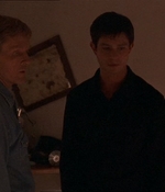 ROSWELL_-_E1X07_RIVER_DOG_124.jpg