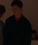 ROSWELL_-_E1X07_RIVER_DOG_134.jpg