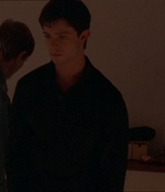 ROSWELL_-_E1X07_RIVER_DOG_135.jpg
