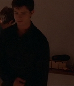 ROSWELL_-_E1X07_RIVER_DOG_136.jpg