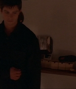 ROSWELL_-_E1X07_RIVER_DOG_137.jpg