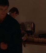 ROSWELL_-_E1X07_RIVER_DOG_138.jpg