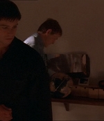 ROSWELL_-_E1X07_RIVER_DOG_139.jpg