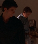 ROSWELL_-_E1X07_RIVER_DOG_141.jpg