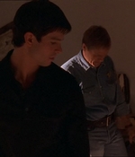 ROSWELL_-_E1X07_RIVER_DOG_142.jpg