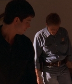 ROSWELL_-_E1X07_RIVER_DOG_143.jpg