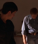 ROSWELL_-_E1X07_RIVER_DOG_144.jpg