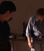ROSWELL_-_E1X07_RIVER_DOG_145.jpg
