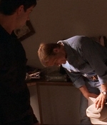ROSWELL_-_E1X07_RIVER_DOG_148.jpg