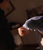 ROSWELL_-_E1X07_RIVER_DOG_151.jpg