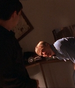 ROSWELL_-_E1X07_RIVER_DOG_154.jpg