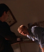 ROSWELL_-_E1X07_RIVER_DOG_157.jpg