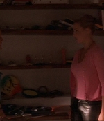 ROSWELL_-_E1X07_RIVER_DOG_171.jpg