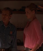 ROSWELL_-_E1X07_RIVER_DOG_186.jpg