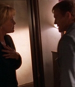 ROSWELL_-_E1X07_RIVER_DOG_196.jpg