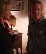 ROSWELL_-_E1X07_RIVER_DOG_205.jpg