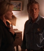 ROSWELL_-_E1X07_RIVER_DOG_207.jpg