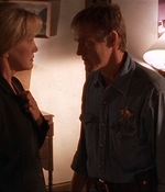 ROSWELL_-_E1X07_RIVER_DOG_211.jpg