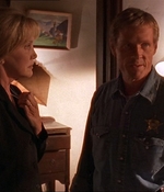 ROSWELL_-_E1X07_RIVER_DOG_222.jpg