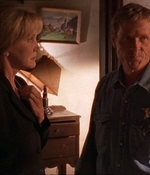 ROSWELL_-_E1X07_RIVER_DOG_223.jpg