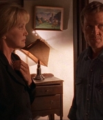 ROSWELL_-_E1X07_RIVER_DOG_225.jpg