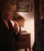 ROSWELL_-_E1X07_RIVER_DOG_229.jpg
