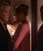 ROSWELL_-_E1X07_RIVER_DOG_235.jpg