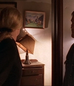 ROSWELL_-_E1X07_RIVER_DOG_238.jpg