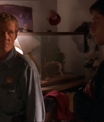 ROSWELL_-_E1X07_RIVER_DOG_245.jpg